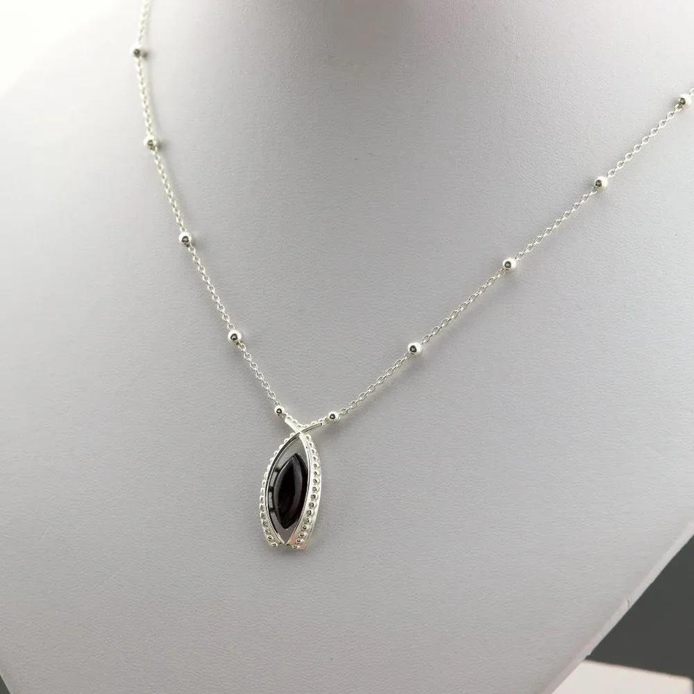 Sterling silver necklace with natural Baltic amber - Picture 7 of 11